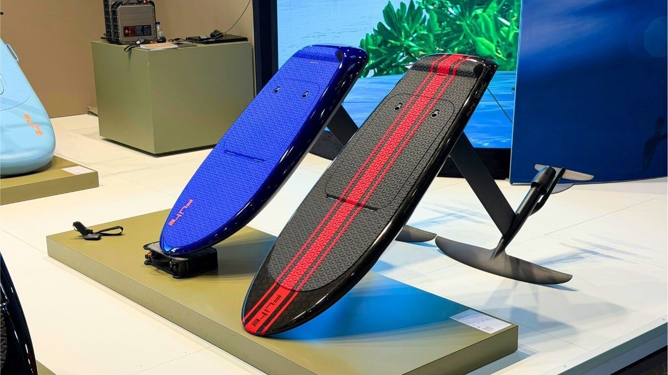 Fliteboard Series 6: Ultra L3 vs RACE