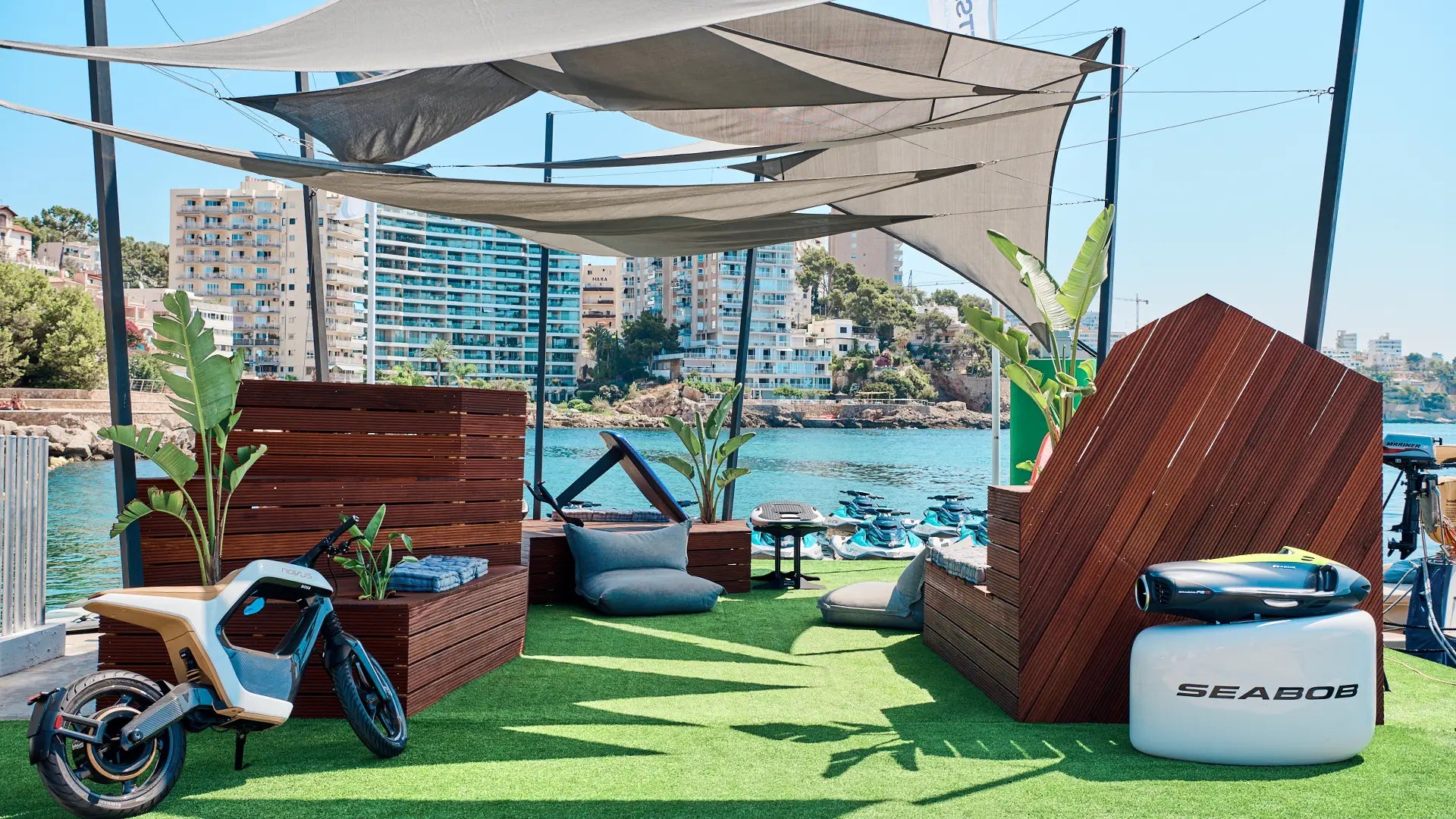Das Bild zeigt den Startplatz der Efoil-Riders Location in Port Calanove auf Mallorca.