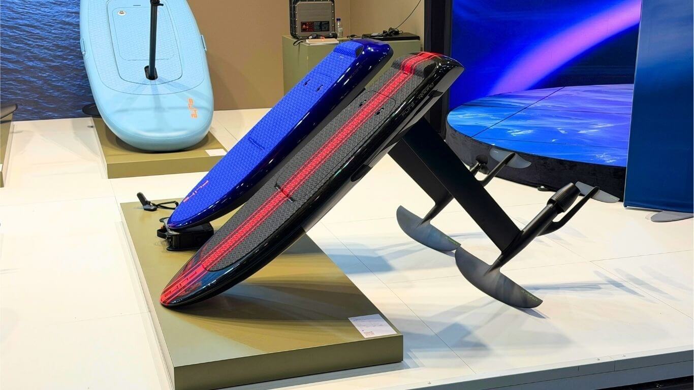 Fliteboard Series 6 comparison: Ultra L3 and Race eFoils.