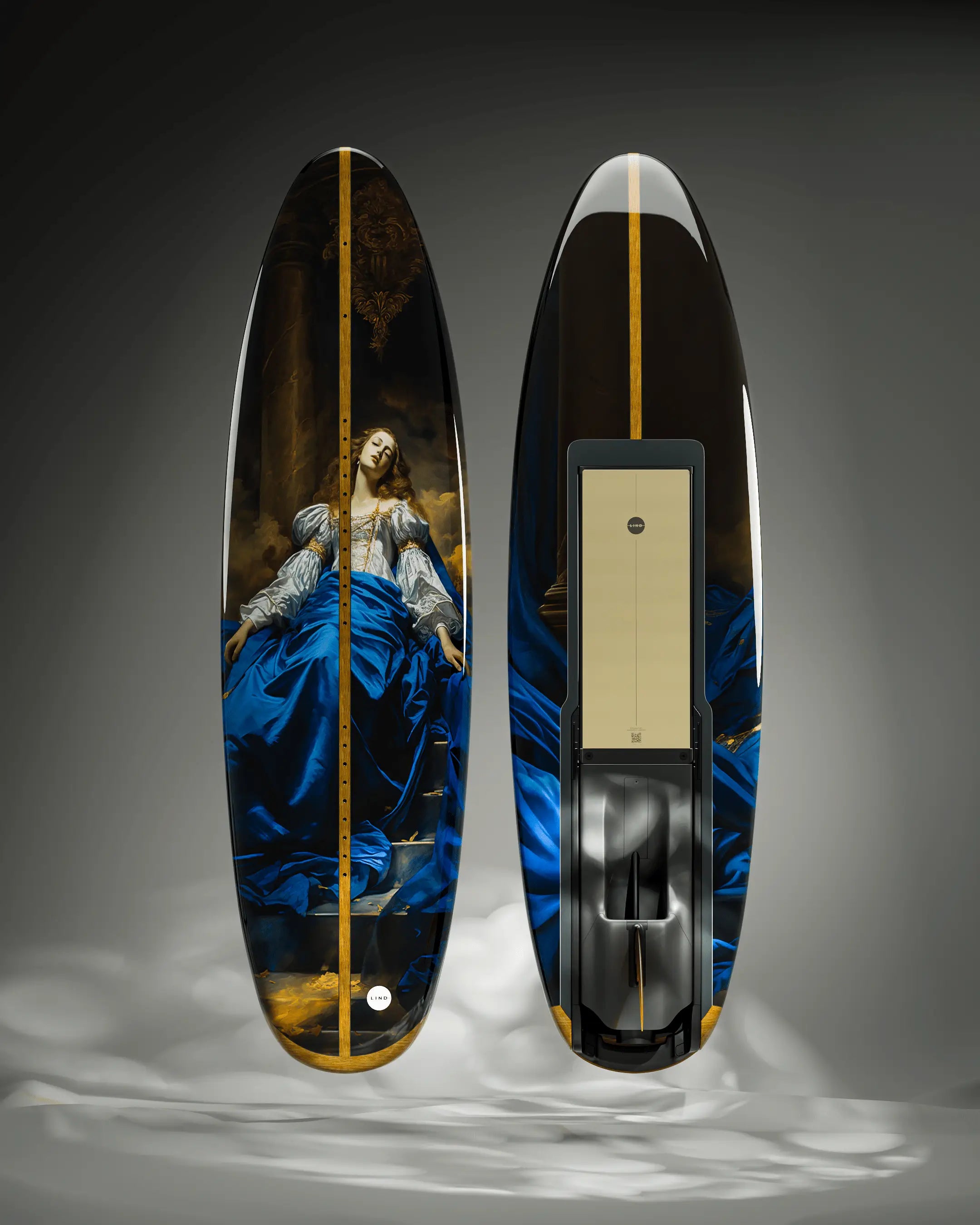 Das Lind Art Surfboard namens Royal Blue Robert mit einer aristokratischen Frau in einem Kleid von L Zetterberg.